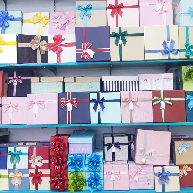 in hộp giấy quà tặng